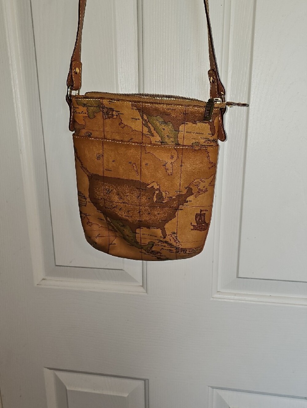 Alviero Martini 1' CLASSE Shoulder Bag in Tan and Brown - Picture 9 of 9